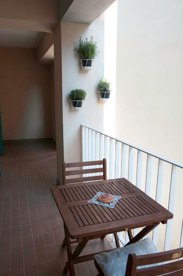 Spacious Balcony Apartment 피란 외부 사진